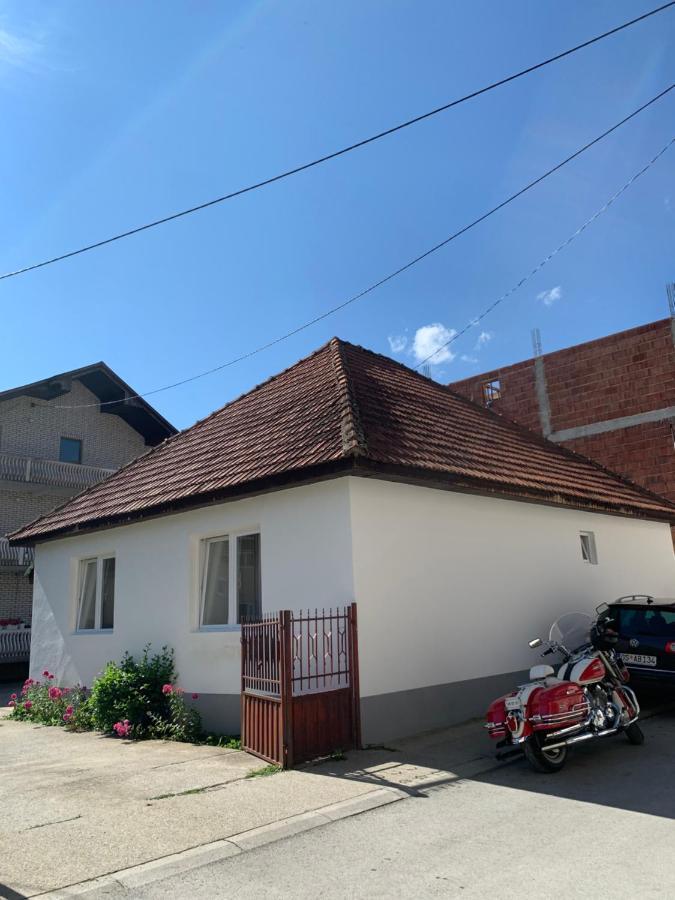 Lejla'S Guesthouse Gusinje Екстер'єр фото