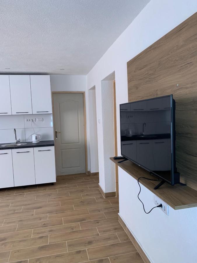 Lejla'S Guesthouse Gusinje Екстер'єр фото
