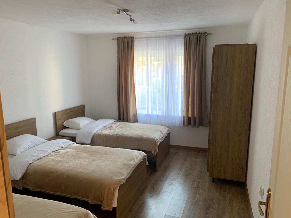 Lejla'S Guesthouse Gusinje Екстер'єр фото