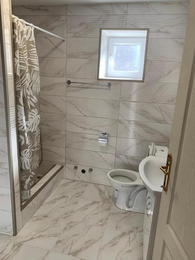 Lejla'S Guesthouse Gusinje Екстер'єр фото